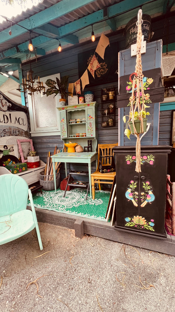 Vida Flora IOD Paint Inlay 12x16 Pad™ and Debis Design Diary