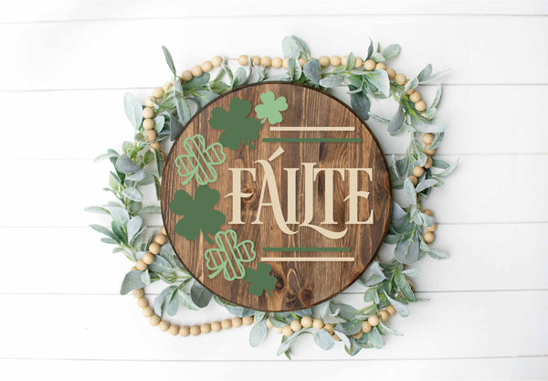 St Patrick - Failte - Round Wood Door Sign | Hanger | ChicaTiza