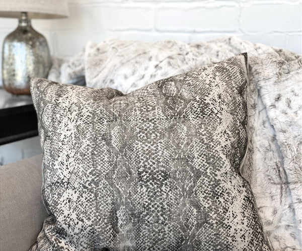 IOD Serpentine 12x12 IOD Stamp™