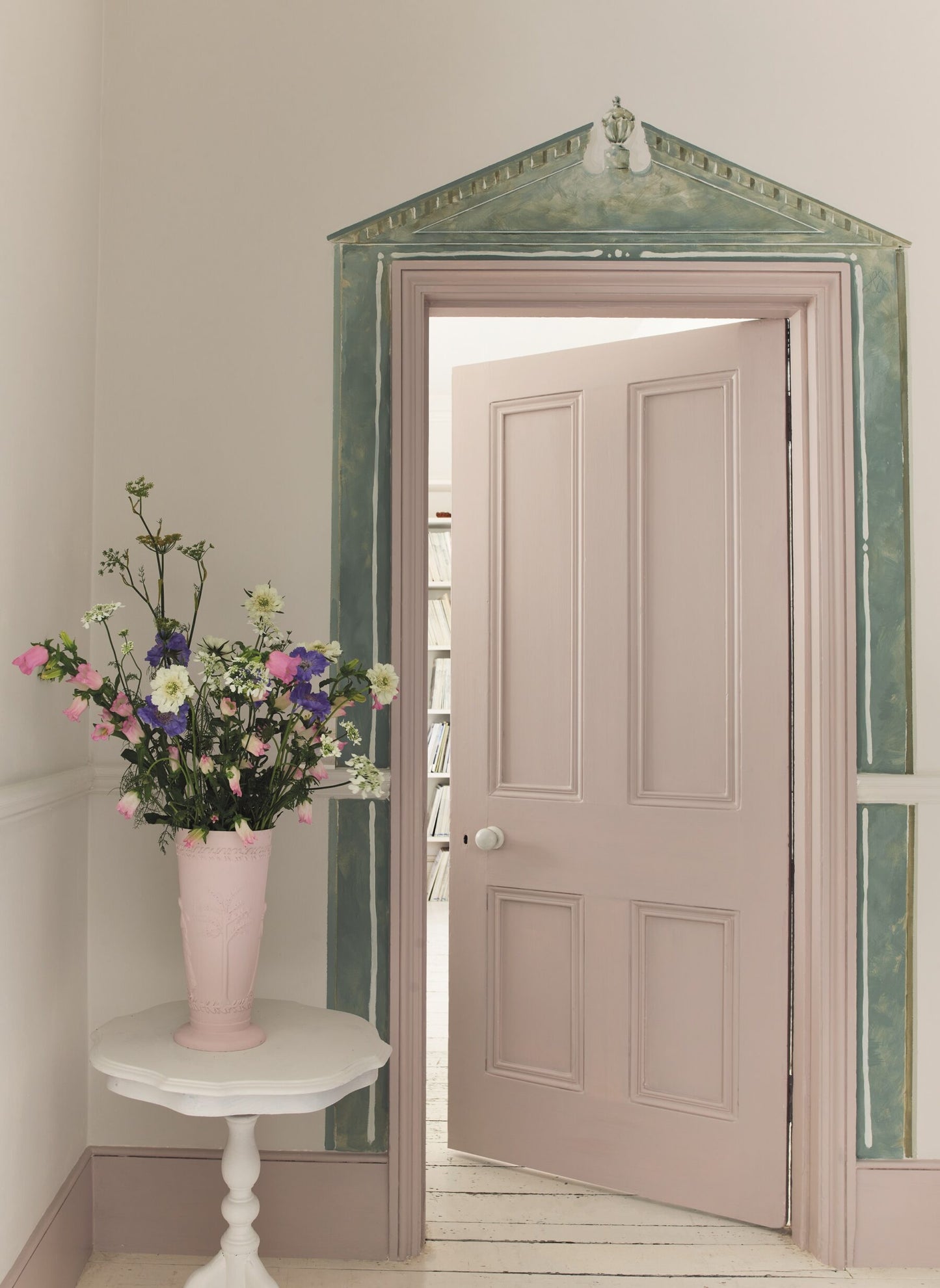 Pointe Silk  - Satin Paint by Annie Sloan