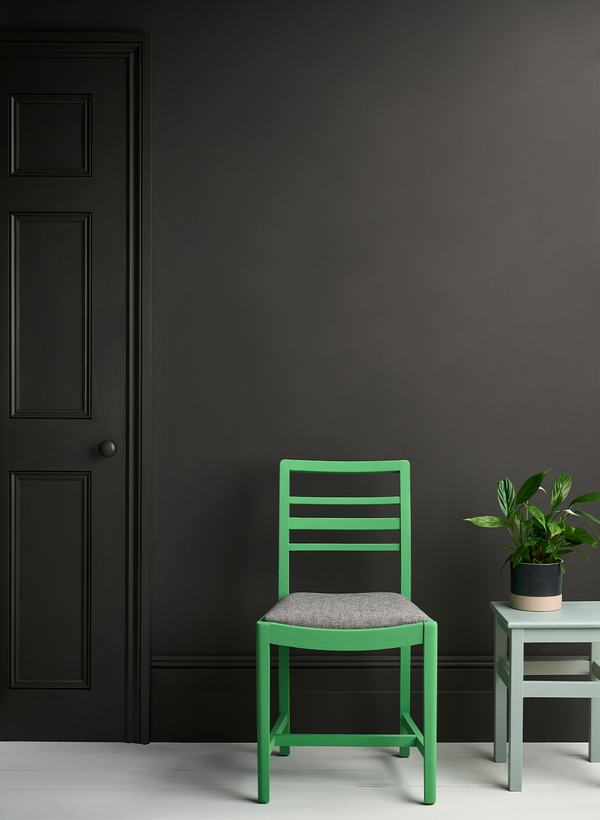 Graphite  - Satin Paint by Annie Sloan